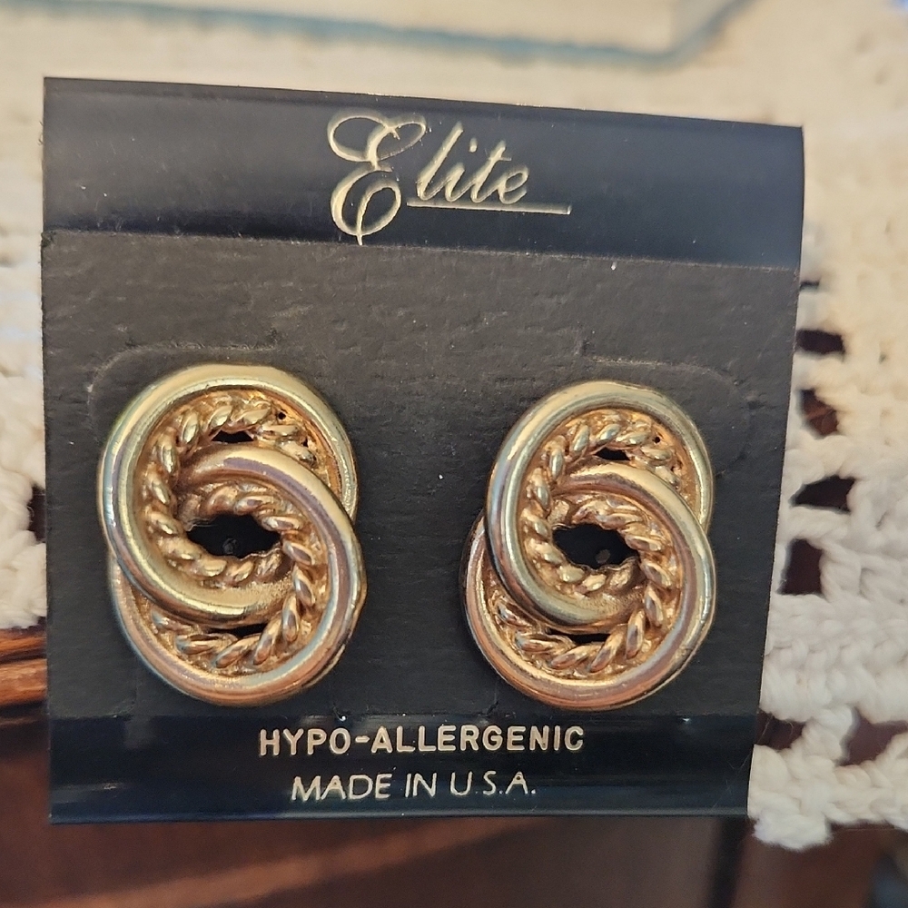 Vintage Elite Gold Love Knot Earrings